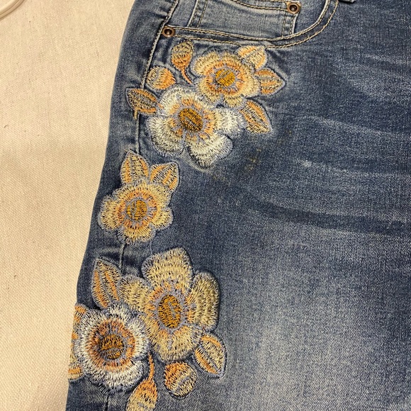 Size 10 Embroidered jeans ! Orange brand - Picture 2 of 9